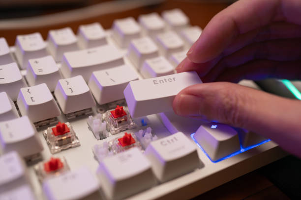 How to Buy a Mechanical Keyboard Without Regretting It
