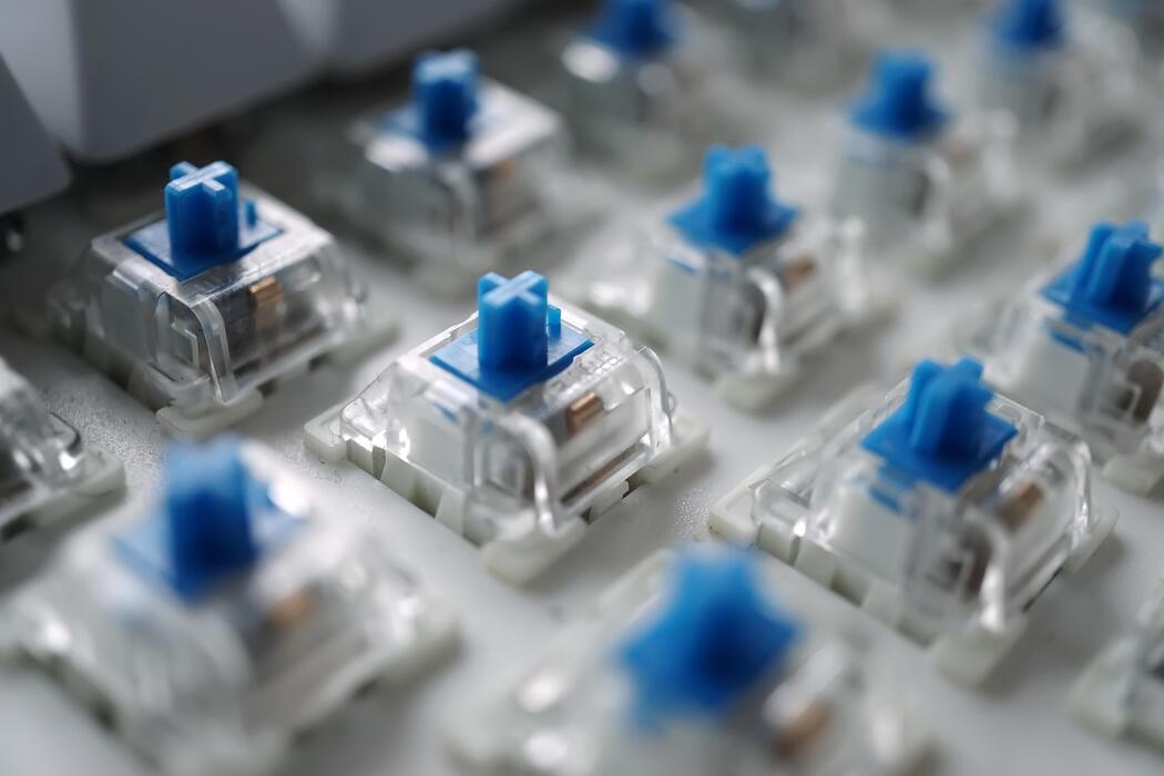 Keyboard Switch Materials Guide: POM, Nylon, Polycarbonate & POK | Kerno