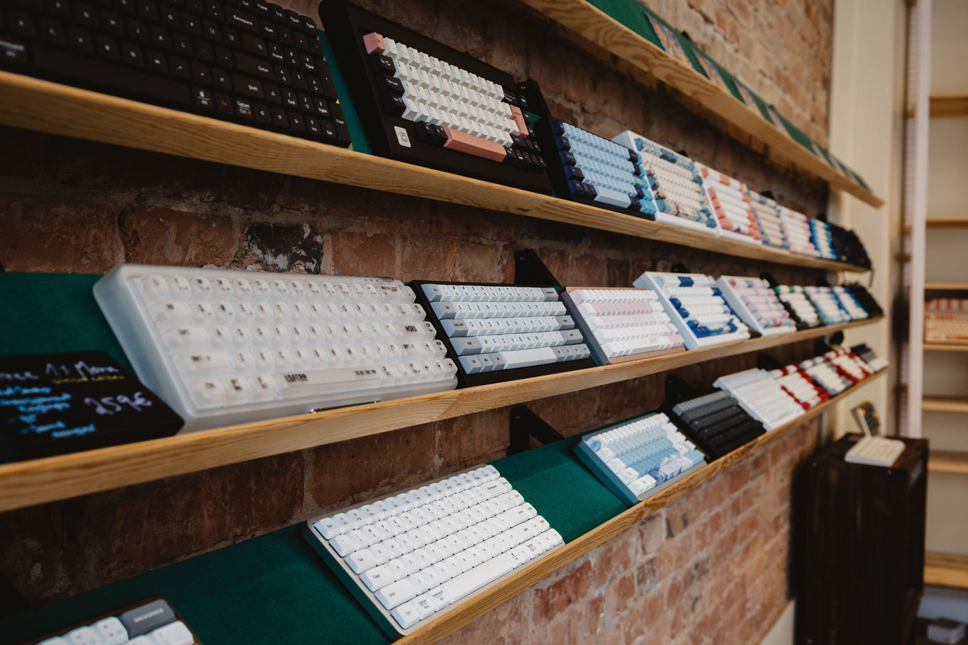 Most people buy the wrong keyboard for a completely logical reason.  They read the specs. They compare switch types. They watch sound tests on YouTube. They find the board with the best reviews in their price range and order it.