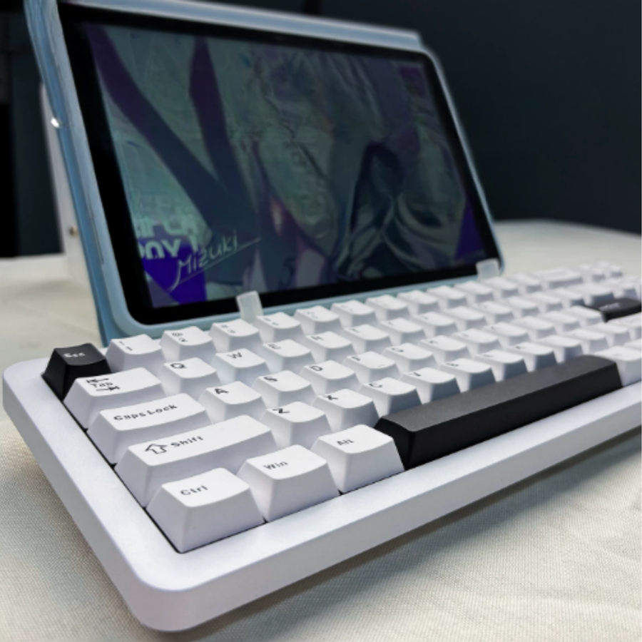 The product is excellent. The 65-inch keycaps are exactly what I wanted. I bought it to pair with my MacBook. The Bluetooth wake-up function works perfectly, the keycaps don't bleed, and the response is fast.