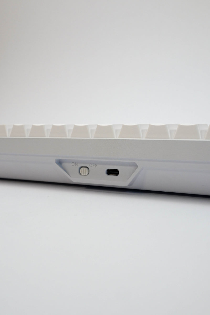 Ice Crystal White 65% Keyboard - Kerno Exclusive | Gasket Mount, Tri-mode Wireless - Kerno
