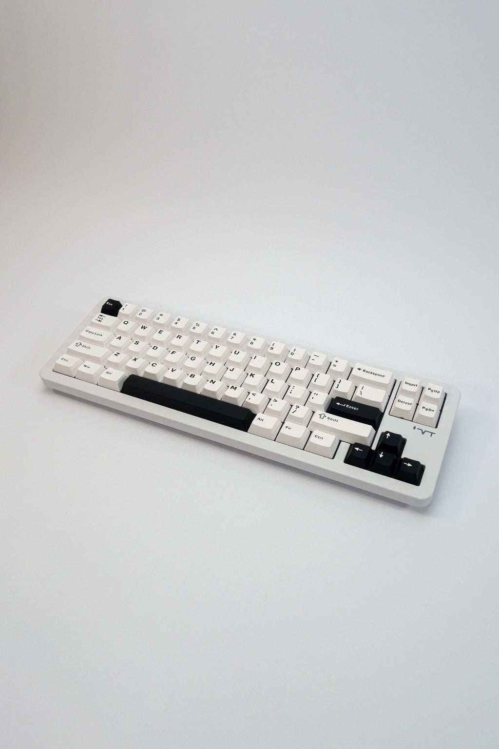 Ice Crystal White 65% Keyboard - Kerno Exclusive | Gasket Mount, Tri-mode Wireless - Kerno