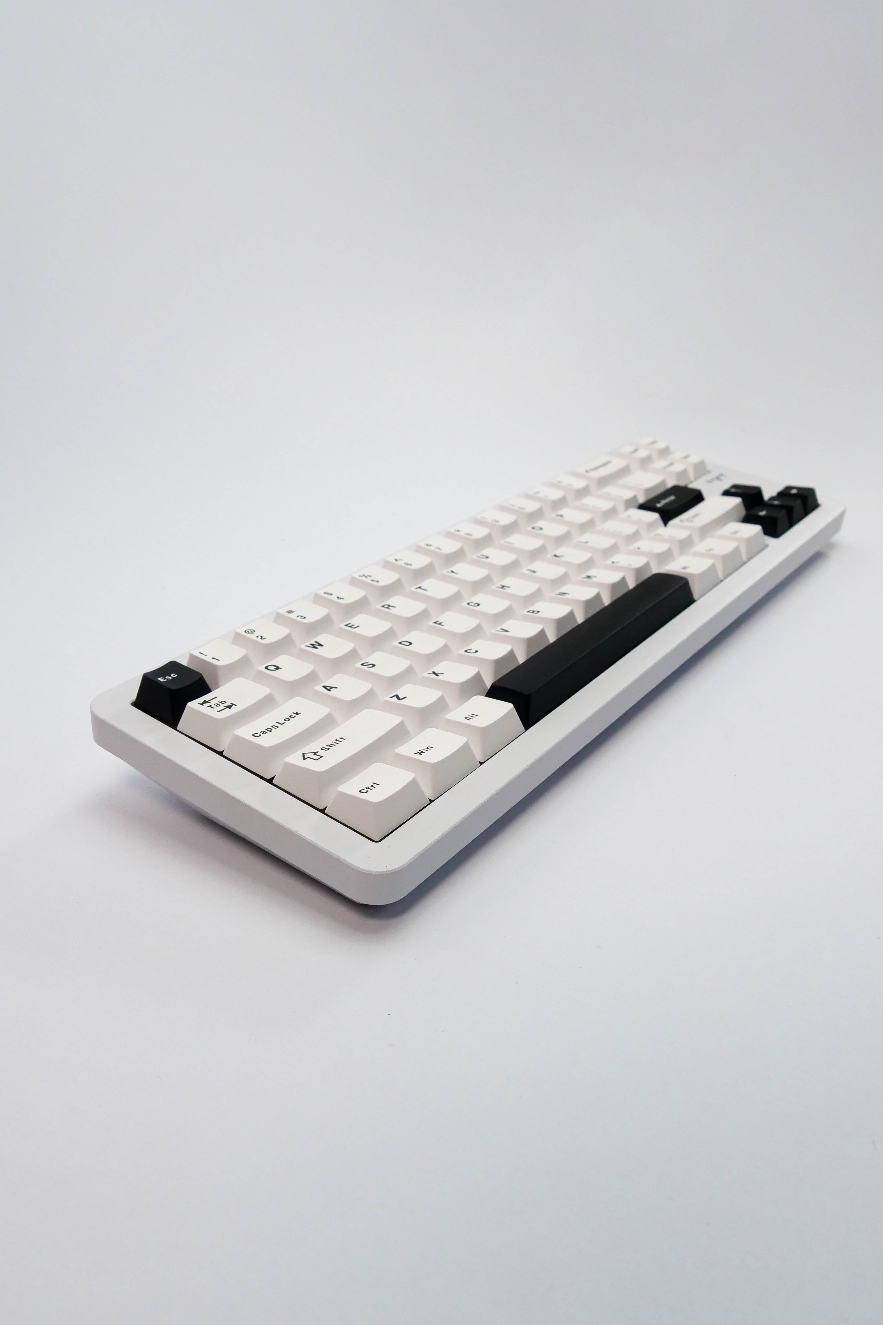 Ice Crystal White 65% Keyboard - Kerno Exclusive | Gasket Mount, Tri-mode Wireless - Kerno