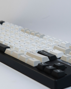 Dark Night Kingdom: 80% Aluminum Wireless Keyboard - Kerno