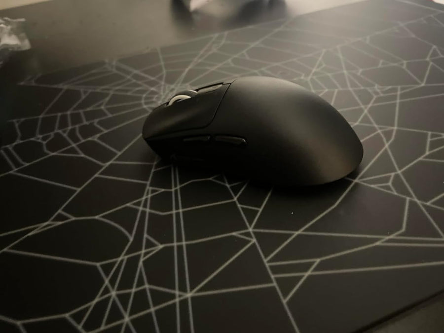 Great mouse has good tracking comfort is good on my hand it’s durable and looks great on my setup