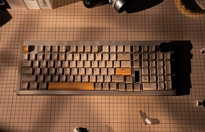 Desert Aluminum 96: CNC Gasket Wireless Keyboard, Knob - Kerno