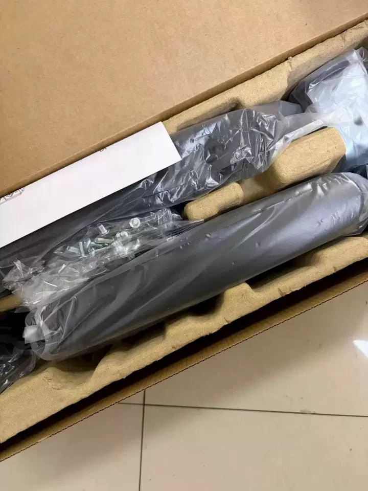 The logistics were fast, the workmanship was exquisite, the assembly was simple, and the monitor position was adjusted correctly.