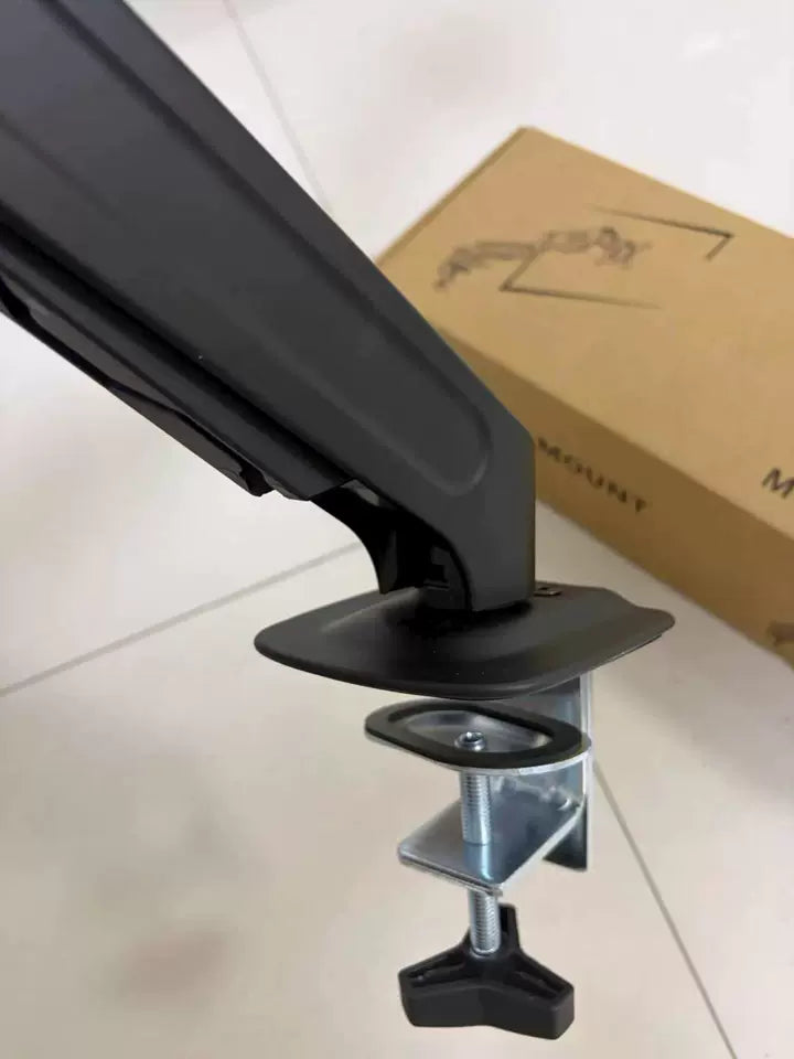 The logistics were fast, the workmanship was exquisite, the assembly was simple, and the monitor position was adjusted correctly.