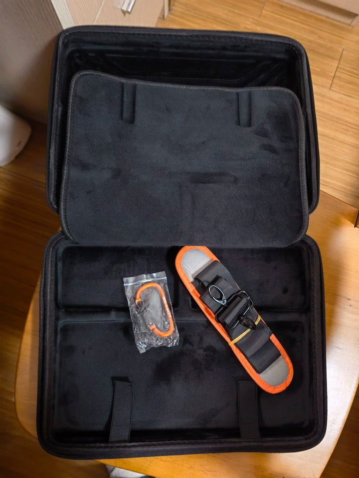 Shockproof and wear-resistant, easy to store, a must-have for business trips! Soft lining, reasonable compartments, keep your keyboard safe.
