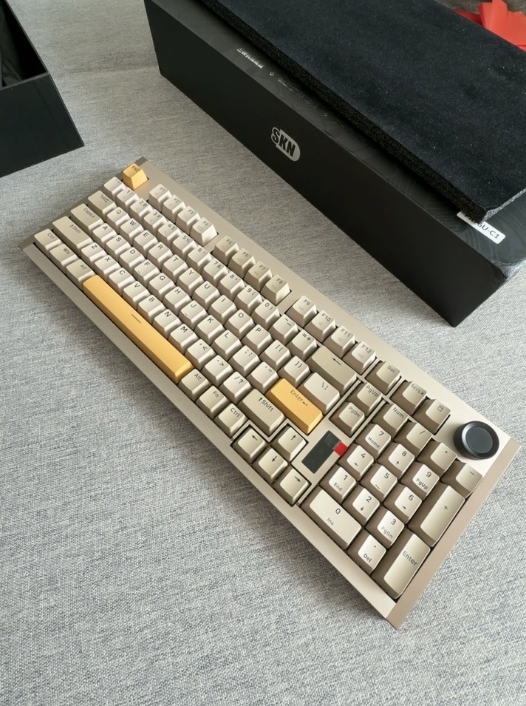 The keyboard looks great and feels good to type on.
