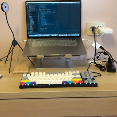 Up to 12.5kg load bearing, free abgle adjustment. Not only for watching Netflix, Youtube but also very suitable for drawing on tablet and mounting laptop for work! strongly recommended!