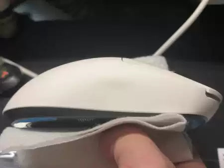 The 18cm length is very comfortable to hold. The battery life is incredible; I never have to worry about frequent charging. The coating and the microswitches are both excellent. 