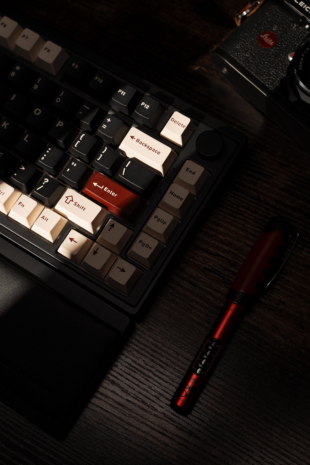 Dark Glory: 75% Wireless Keyboard, Foldable Palm Rest - Kerno