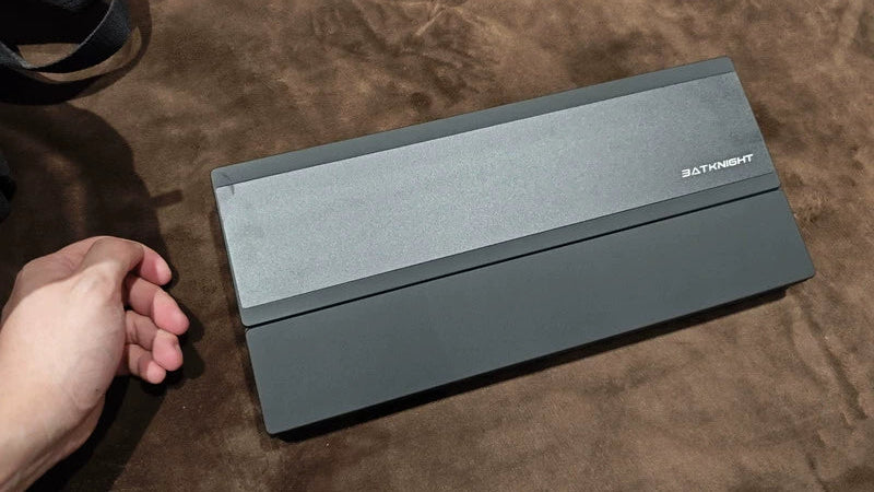 The design was what initially caught my attention, but the typing experience is what convinced me. Everything feels well put together, and I especially like how clean it looks on the desk without taking up too much space.