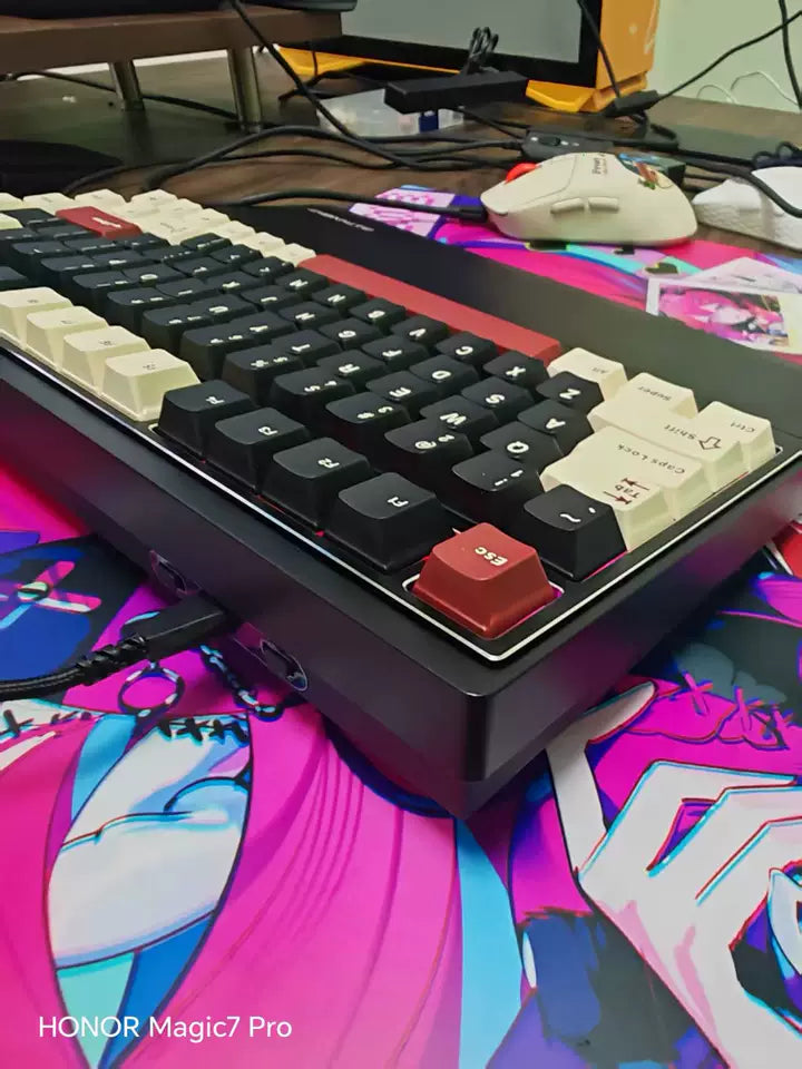  I truly think it's great value for money and have to write a positive review! First of all, the design is absolutely stunning. The black, white, and red color scheme is simple yet sophisticated. The keycaps feel very comfortable to the touch